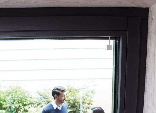 Potentialfreier Glasbruchmelder mit Kleber